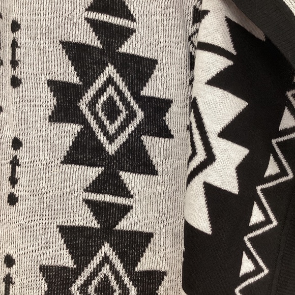 2 in 1 Reversible Aztec open duster cardigan - Picture 2 of 3